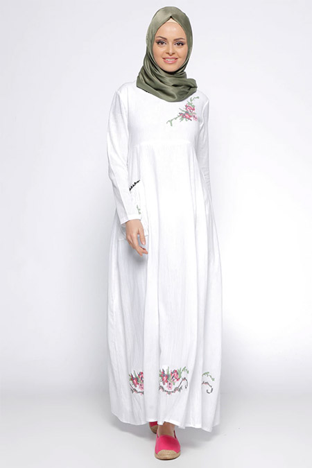 Çıkrıkçı Beyaz İşlemeli Şile Bezi Elbise