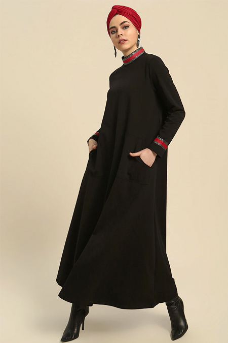 Refka Siyah Cep Detaylı Uzun Elbise