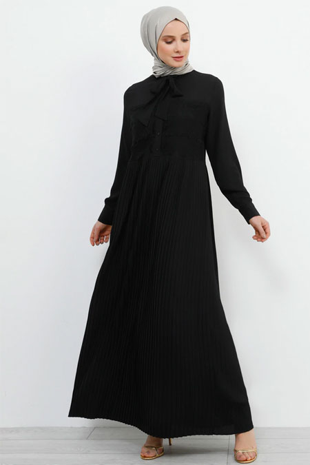 Refka Siyah Dantel Detaylı Pileli Elbise