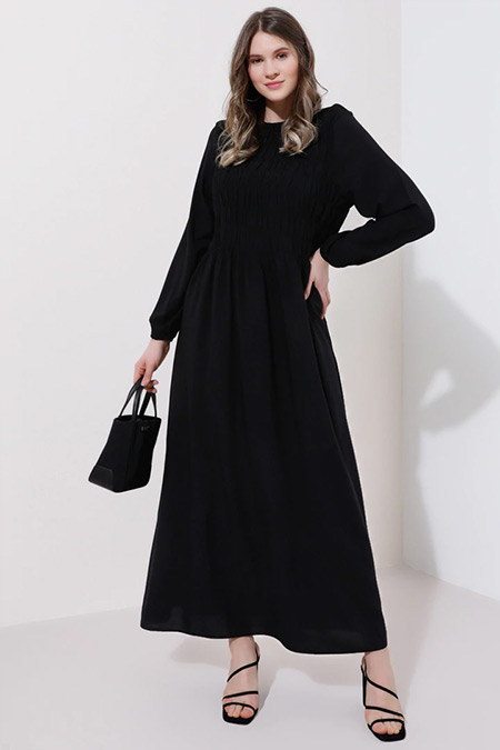 Alia Siyah Doğal Kumaşlı Büzgü Detaylı Elbise